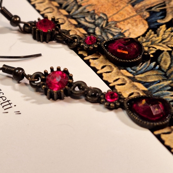 Romantic Red Rhinestone Earrings with Intricate Metalwork - Picture 7 of 8